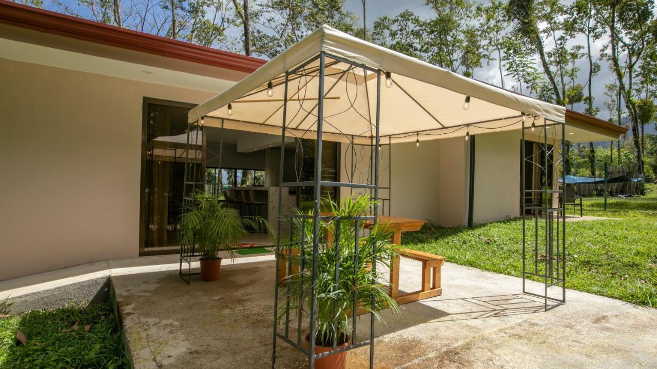 River Paradise Villa With Private Jacuzzi La Fortuna Exteriör bild